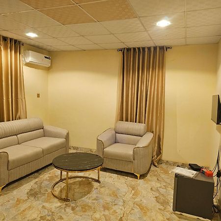 Bmh Hotel & Suites Ібадан Екстер'єр фото